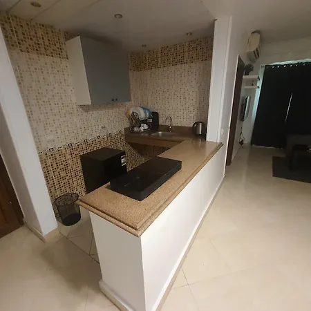 A Stylish Cozy Apartment Close To Cairo Airport. Exterior photo