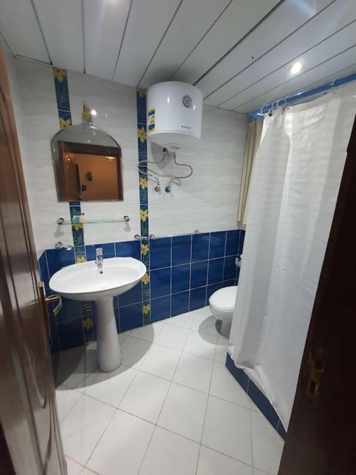 A Stylish Cozy Close To Airport. Apartment *