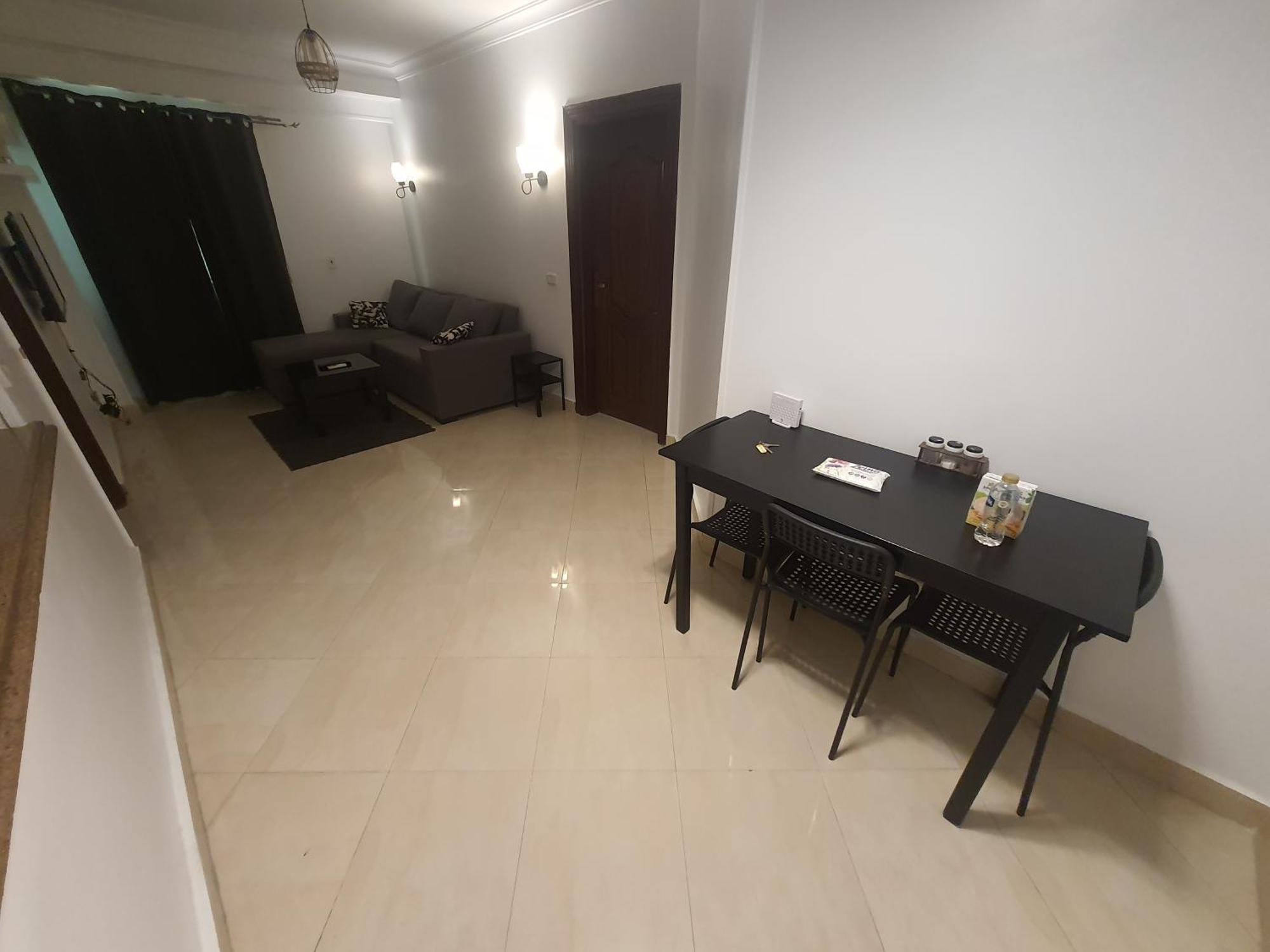 A Stylish Cozy Close To Airport. Cairo