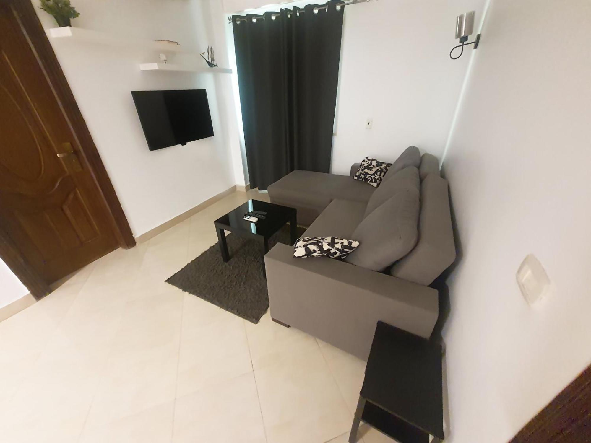 A Stylish Cozy Close To Airport. Апартаменти Каїр